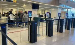 O chinezoaică, prinsă la vamă cu 13 dispozitive stomatologice nedeclarate