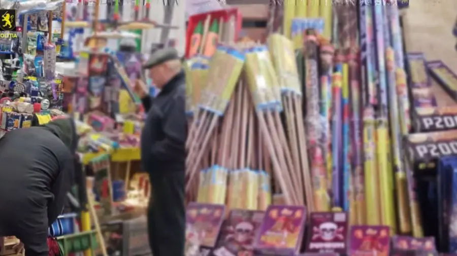 Comerț ilegal cu artificii și petarde în Capitală. Poliția a confiscat marfă de 450.000 lei