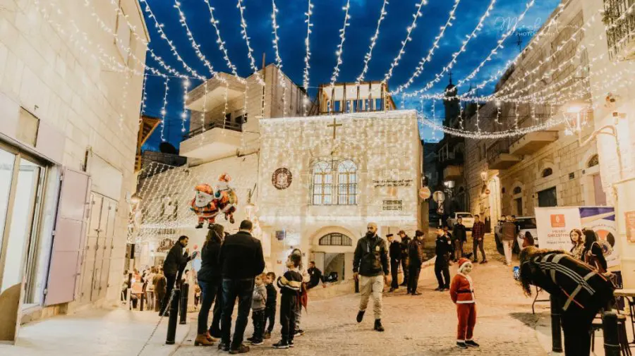 Betleemul celebrează din nou Crăciunul, după o pauză de doi ani din cauza războiului
