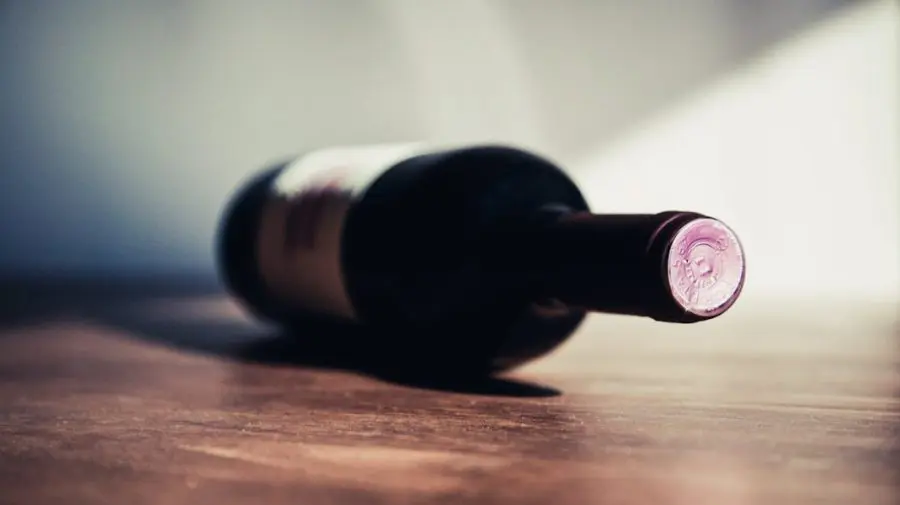 Contrabandă de 3,6 mln lei. Vin moldovenesc cu etichetă „fabricat în Georgia”, exportat în SUA