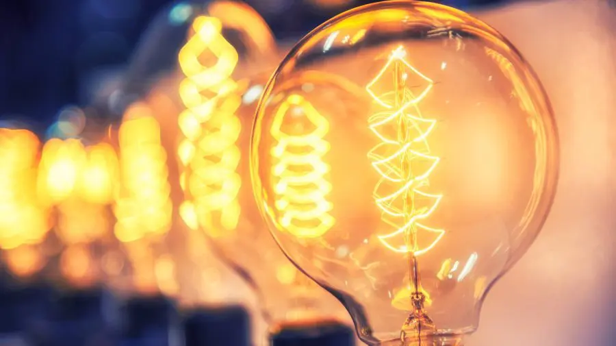 Tariful la energia electrică ar putea crește! Junghietu: Ajutorul de avarie împinge prețurile în sus