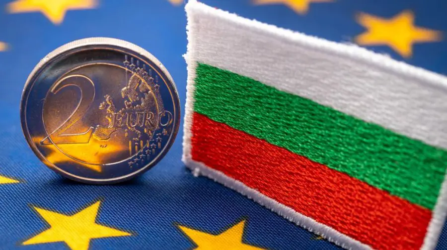 Bulgaria trece la moneda euro de la 1 ianuarie. Tranziția se dovedește a fi plină de provocări
