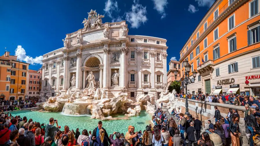 Accesul la Fontana di Trevi se va face contra cost. Cât vor scoate turiștii din buzunar începând din februarie