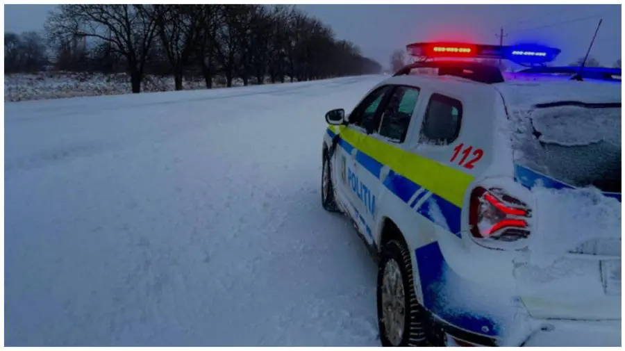 Atenție, șoferi: ninsori în nord și trafic în condiții de iarnă. Recomandările Poliției
