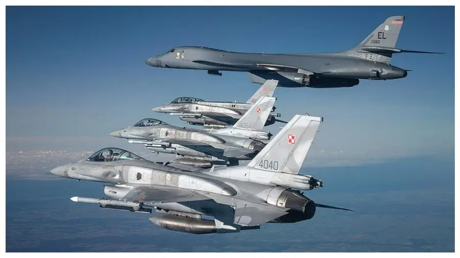 Polonia ridică avioane de luptă după atacuri rusești asupra vestului Ucrainei