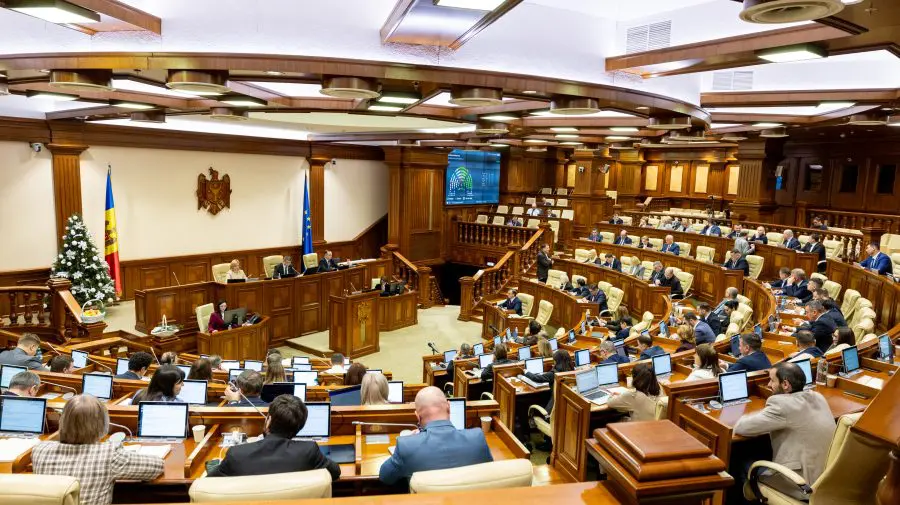 Activitatea de voluntariat va fi certificată și reglementată strict. Ajutorul pentru copii – doar prezentând cazierul