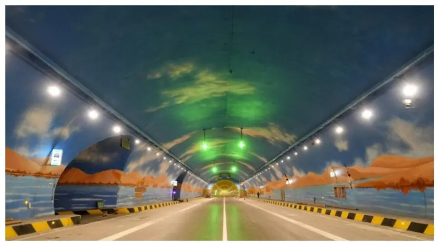 Record mondial în China: cel mai lung tunel rutier din lume, săpat prin munți