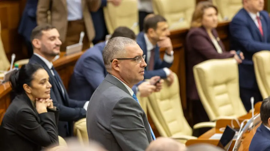 PN a renunțat la majoritatea amendamentelor privind bugetul și a prezentat doar unul. Usatîi: Nici nu ascultați