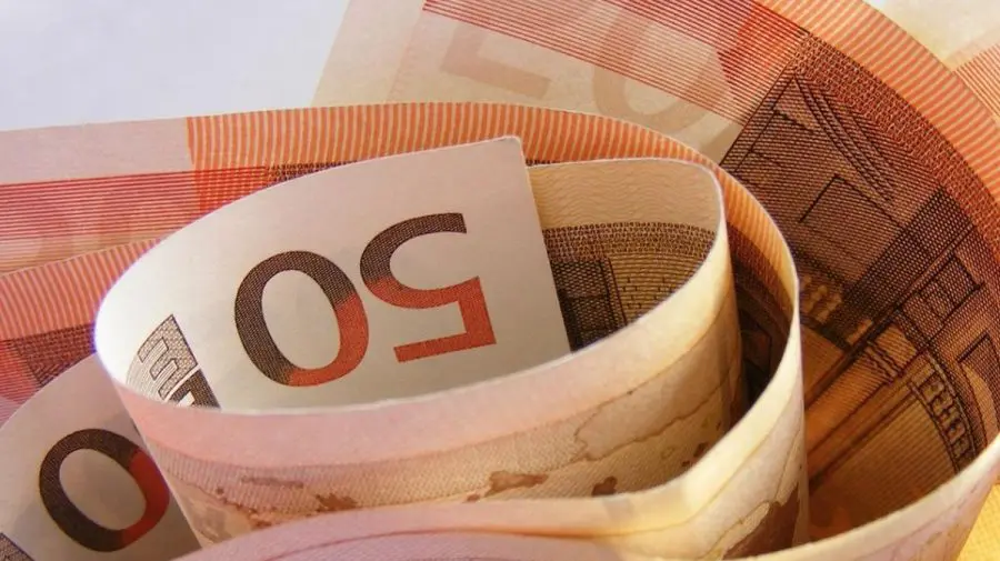 Curs valutar 12 ianuarie 2026: Cât valorează un euro și un dolar