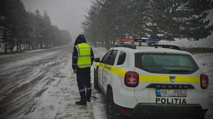 Poliția atenționează: Condiții de ceață și carosabil alunecos pe mai multe drumuri din țară