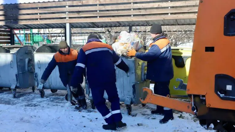 Chișinăul, curat de Crăciun pe stil vechi: peste 120 de angajați, mobilizați în teren