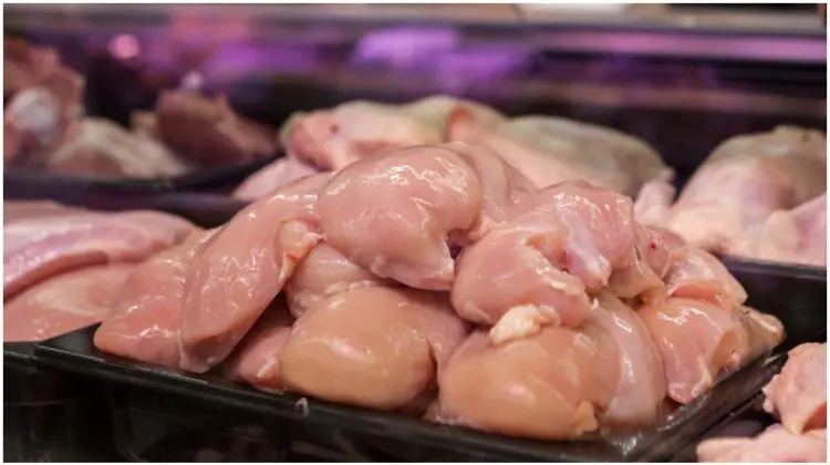 Importurile de carne de pasăre din Ucraina, suspendate temporar. ANSA invocă riscuri pentru siguranța alimentară