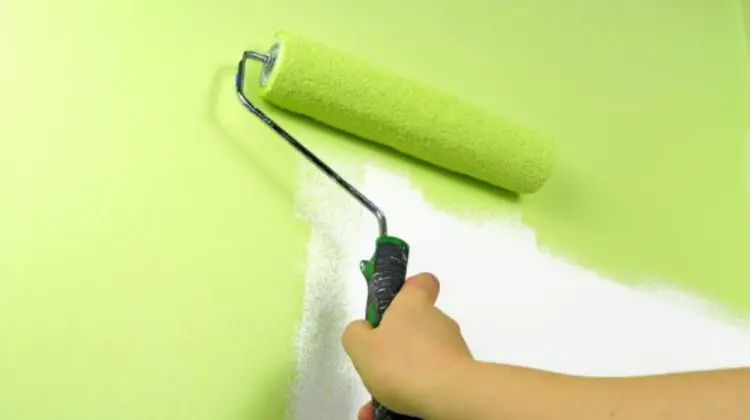 În Italia s-a inventat vopseaua care încălzeşte locuinţa. „Se aplică cu rola sau cu spray”