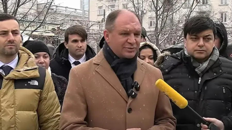 VIDEO Ion Ceban a depus flori la monumentul lui Mihai Eminescu, „Luceafărul” literaturii române