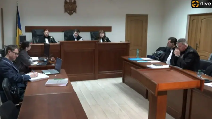 Ședință de judecată în dosarul „furtul miliardului”: Plahotniuc, absent. Urmăriți pe Rlive.md