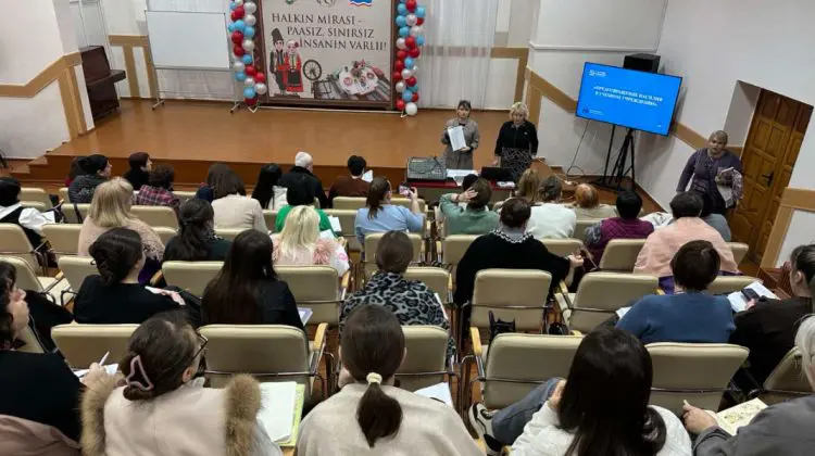 Profesorii, instruiți de Oficiul Avocatului Poporului cum să prevină violența în școli