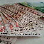 Curs valutar 18 septembrie 2026: Cât valorează un euro și un dolar
