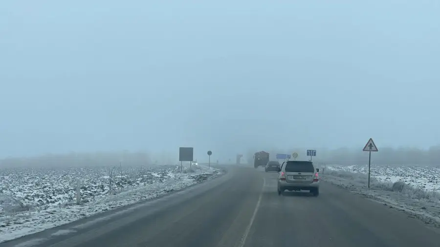 Ceață densă și polei pe mai multe drumuri naționale. Șoferii sunt îndemnați să circule cu prudență