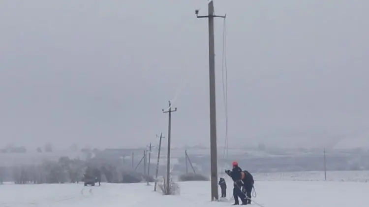 FOTO, VIDEO Întreruperi de energie electrică în nordul țării: 72 de localități afectate