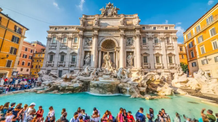 De astăzi, turiștii care vor să vadă Fontana di Trevi din Roma vor plăti o taxă de acces