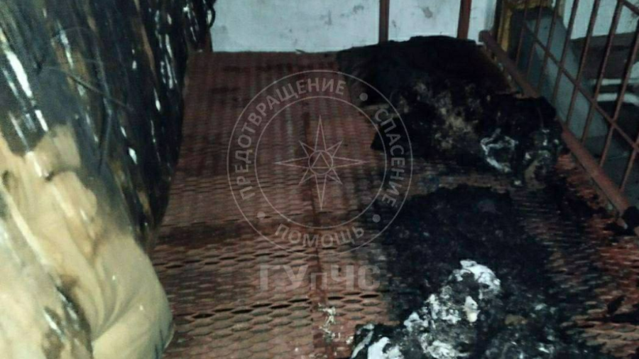 FOTO 80 de persoane, evacuate de un centru psiho-neurologic. Au început să mocnească saltele