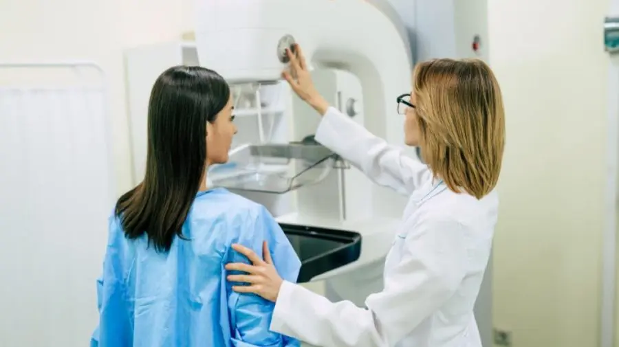 Peste 12.000 de femei au beneficiat gratuit de servicii pentru depistarea cancerului mamar în anul 2025