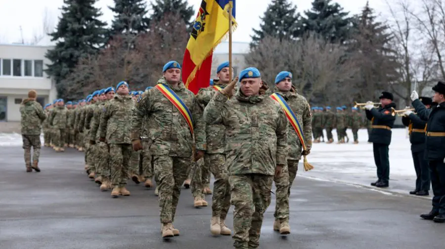 41 de militari moldoveni, inclusiv 7 femei, au fost detașați în Kosovo pentru o misiune de 6 luni