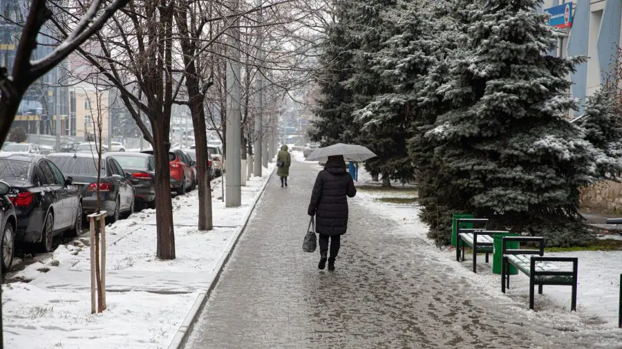 Ger și ninsori slabe pe 15 ianuarie. Temperaturile scad până la -10 grade
