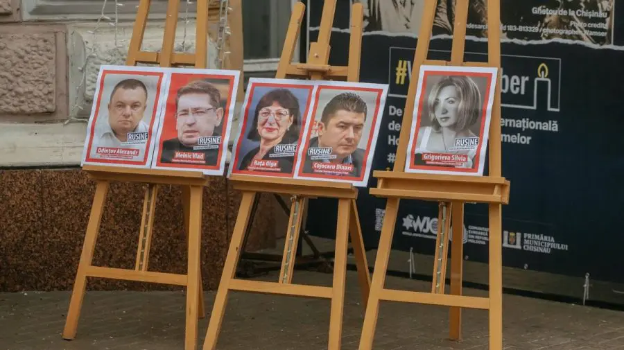 Flashmob în fața Primăriei Chișinău: MAN acuză consilierii PAS și PSRM că blochează votarea bugetului