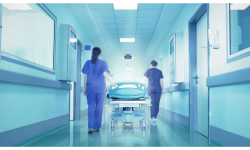 La un pas de tragedie! Copil de 9 ani, transportat de la bazin direct la spital