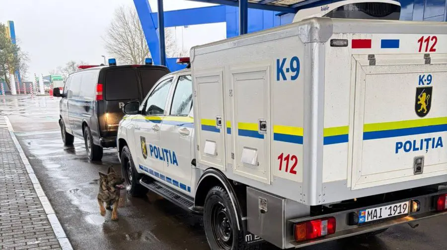 Obiectul suspect, depistat în portbagajul unui ucrainean la Tudora, nu era bombă. Detalii de la Poliție