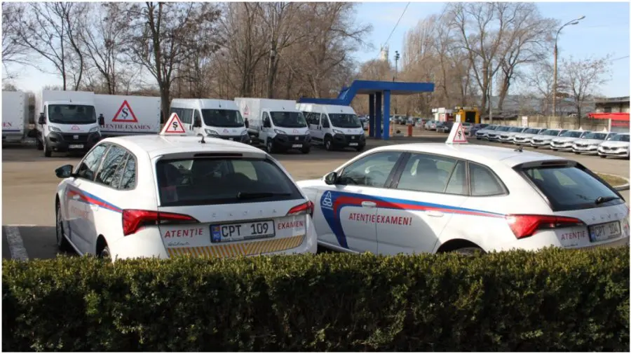 Reguli mai stricte la obținerea carnetului auto. Șoferii începători vor avea un permis provizoriu pentru cel mult doi ani
