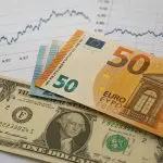 Curs valutar 25 august 2026: Cât valorează un euro și un dolar