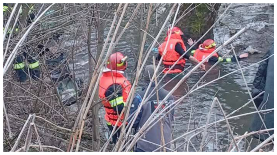 Anchetă în județul Sibiu după moartea a doi copii căzuți într-un pârâu înghețat
