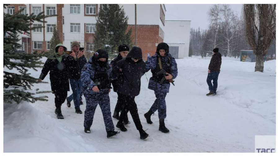 VIDEO Incident în Rusia: adolescentul a tras cu o pușcă pneumatică într-o școală din Ufa