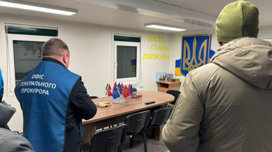 Un comandant și un șef al SBU reținuți în Ucraina pentru corupție în construcția de adăposturi militare