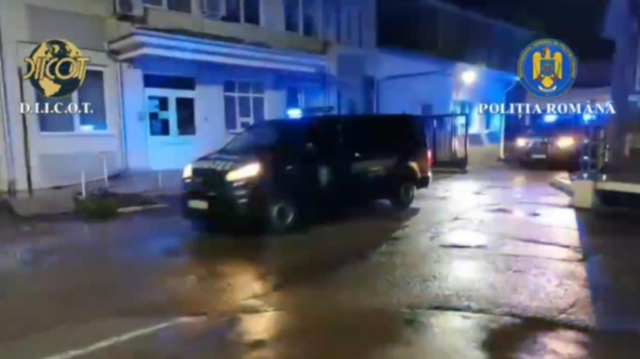 Adolescentă de 15 ani, obligată să se prostitueze la Dolj: patru bărbați arestați
