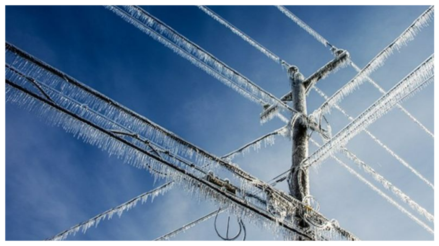 Întreruperi de energie electrică în mai multe localități, pe fondul vremii nefavorabile