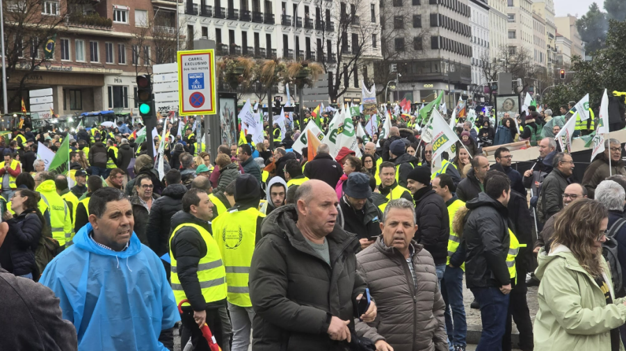 VIDEO Protest istoric al fermierilor spanioli: centrul Madridului, blocat de sute tractoare