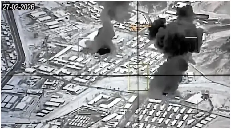 Pakistanul a bombardat ținte talibane în Afganistan. Ministrul apărării de la Islamabad vorbește despre un „război deschis”