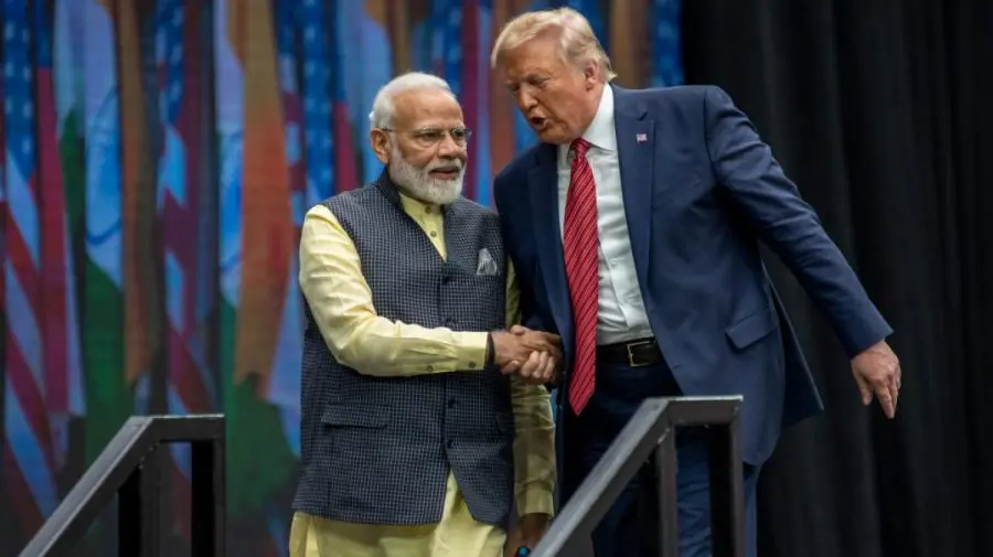 Trump spune că a convins India să renunțe la petrolul rusesc. Urmează semnarea unui nou acord comercial