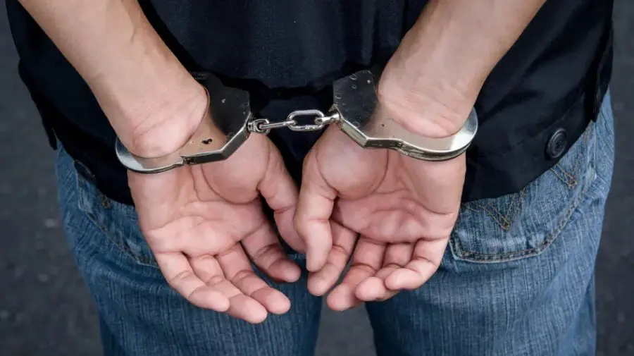 Extrădat din Germania după ani de căutări. Străin acuzat că ar fi abuzat sexual doi copii din Moldova