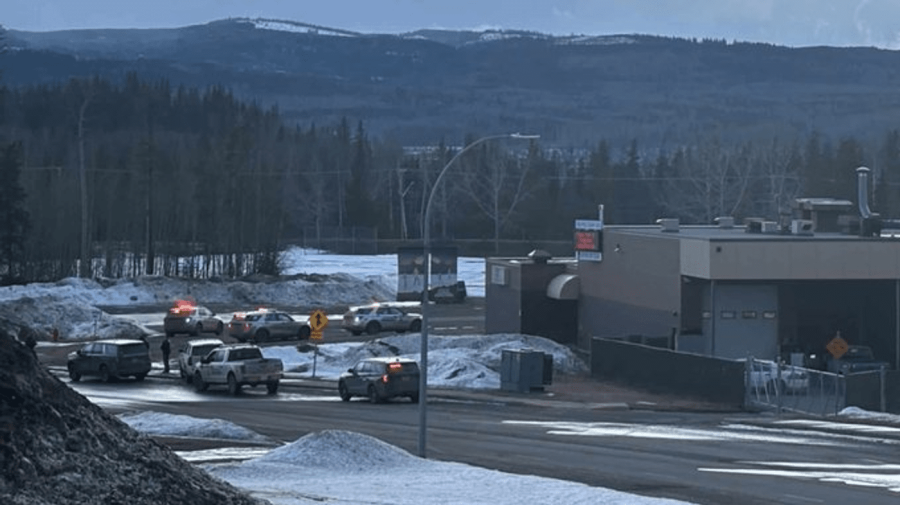 Atac sângeros într-o școală din Canada: Zece persoane ucise și 25 rănite, potrivit poliției