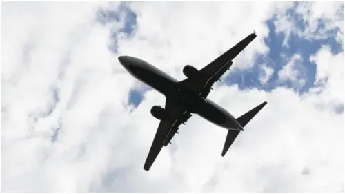 AAC, după închiderea spațiului aerian al țării: Trei aeronave au fost ținute în așteptare, una redirecționată la Iași
