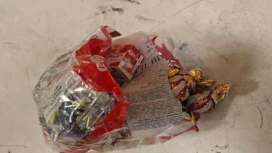 FOTO Bomboane cu ”aromă” explozivă, depistate într-un autocar. La volan se afla un moldovean