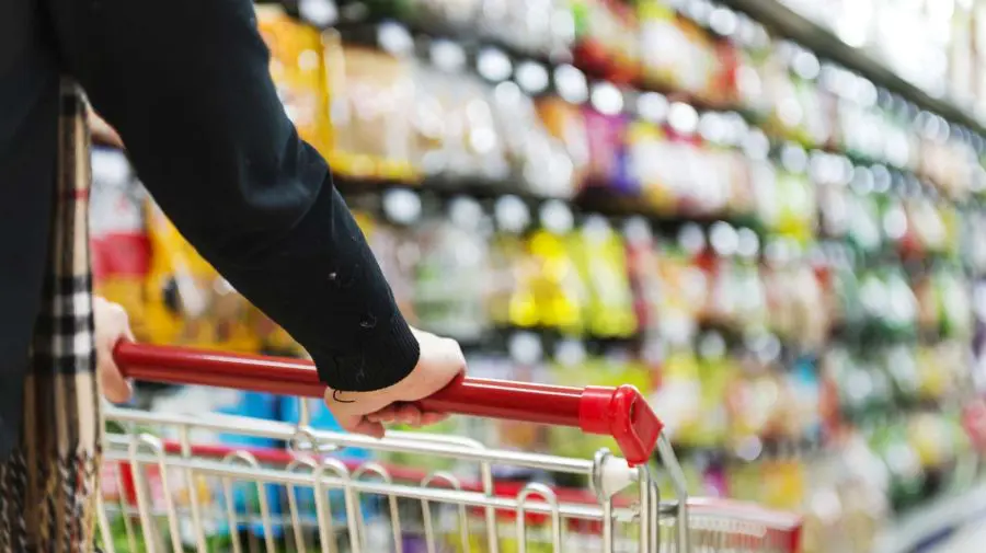 Ambalaje din plastic sustenabile în Europa, dar fabricate în mare parte din materii fosile