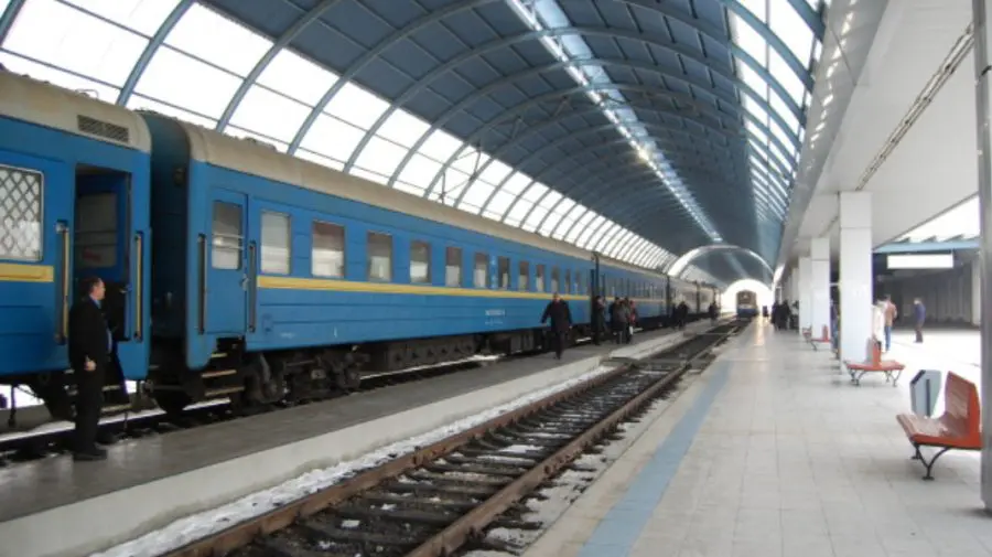 Incident feroviar la București: Trenul „Prietenia” a sărit de pe șine