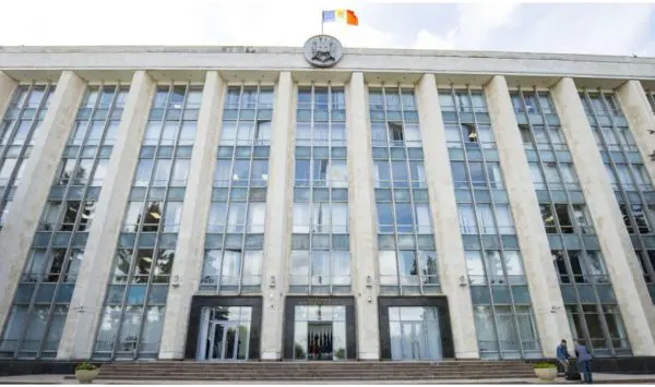 Guvernul confirmă anunțul făcut de Kiev: Tarifele feroviare pentru Ucraina, reduse în jumătate