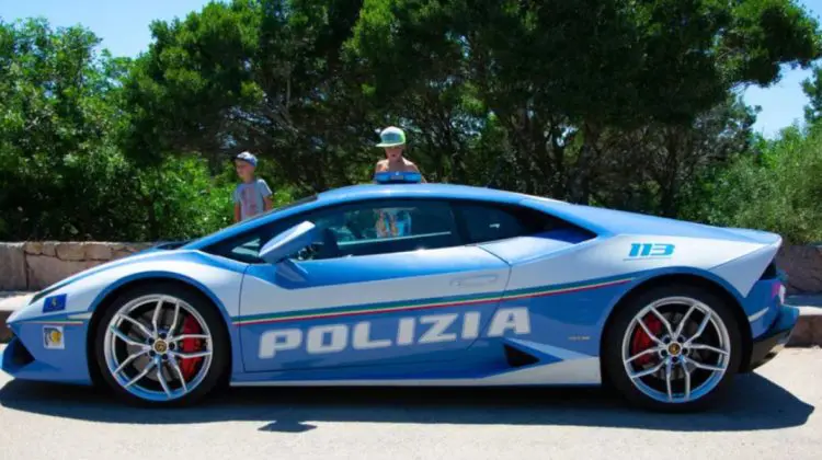 A salvat o viață! Un polițist a condus un Lamborghini cu 270 km/h pentru un transplant