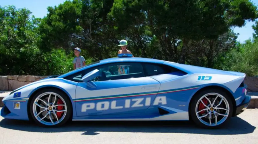A salvat o viață! Un polițist a condus un Lamborghini cu 270 km/h pentru un transplant